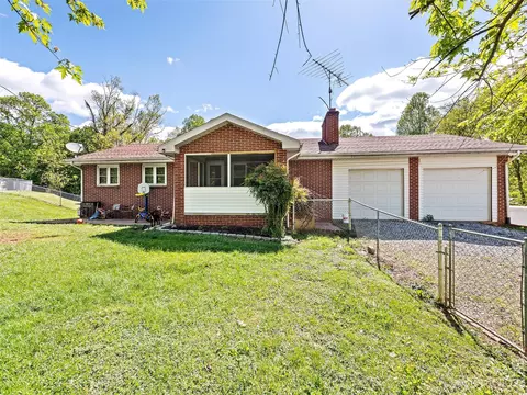 7 Shooting Star Ln, Candler, NC 28715