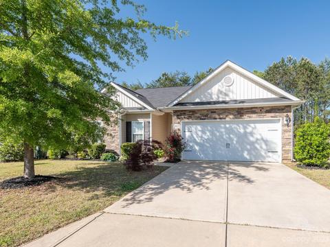 2633 Meadow Crossing Dr, Dallas, NC 28034