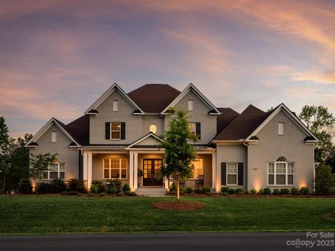 1218 Grand Oak Dr, Waxhaw, NC 28173