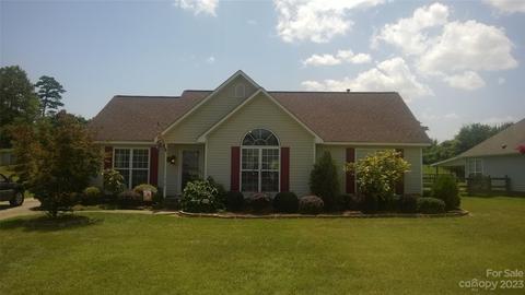 612 White Oak Ln, Stallings, NC 28104