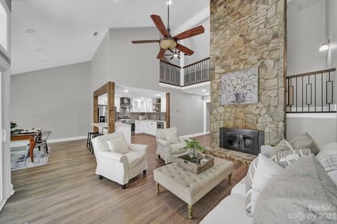 224 Riverview Ter, Lake Wylie, SC 29710