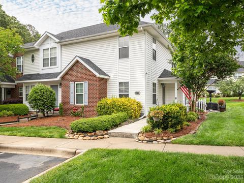 4134 Melrose Club Dr, Matthews, NC 28105