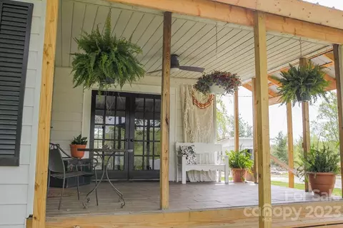497 Summit Ave, Spruce Pine, NC 28777 photo 5