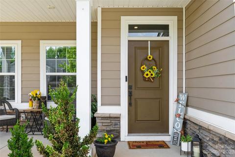 10378 Paper Birch Dr, Charlotte, NC 28215