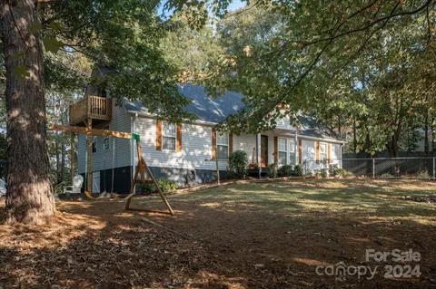 55 Matthew St, Columbus, NC 28722
