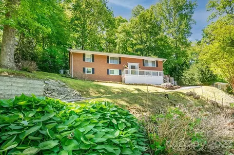 192 Long John Dr, Hendersonville, NC 28791