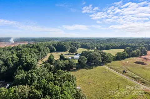 134 Iredell Ave, Troutman, NC 28166