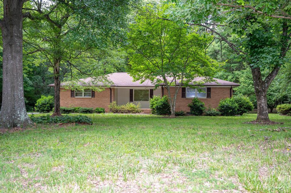 7737 Mt Holly Huntersville Rd, Charlotte, NC 28216 | 41 Photos - Movoto