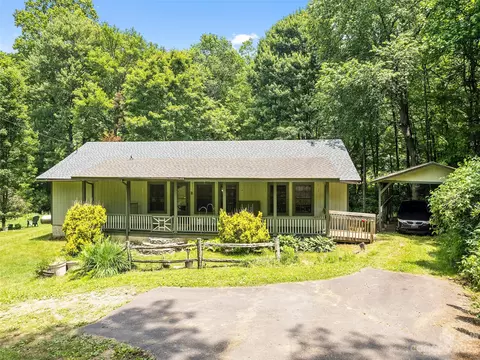 16367 Cruso Rd, Canton, NC 28716