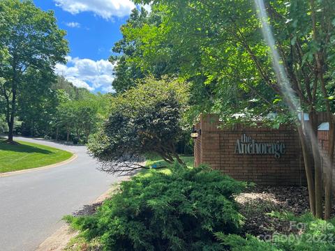 7059 Mariners Ct, Tega Cay, SC 29708
