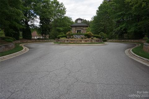 6088 Plantation Pointe Dr, Granite Falls, NC 28630