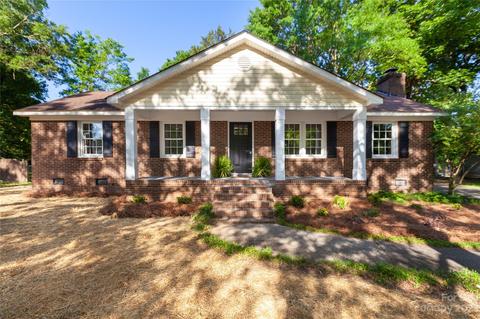 2732 Johnny Reb Ln, Charlotte, NC 28273