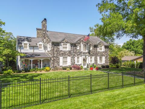 539 N Center St, Hickory, NC 28601