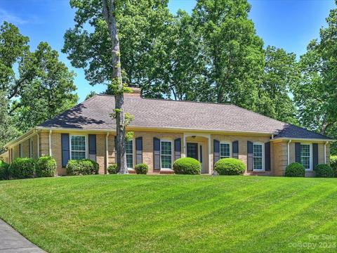 3525 School House Ln, Charlotte, NC 28226