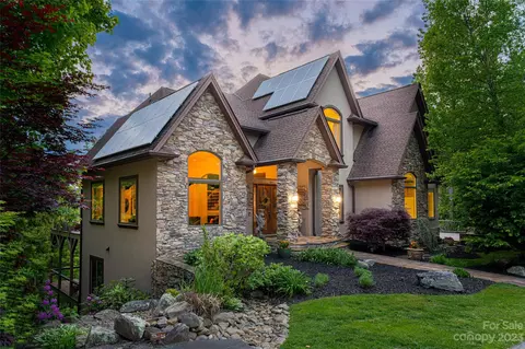 56 Chimney Crest Dr, Asheville, NC 28806