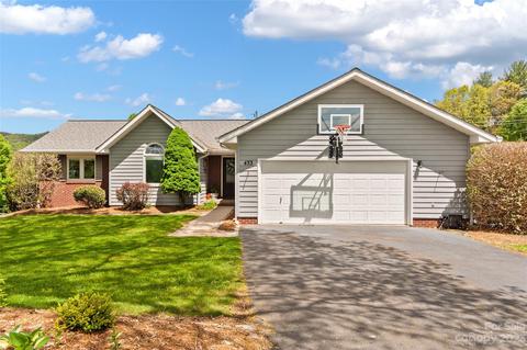 433 Foxfire Estates Cir, Waynesville, NC 28785