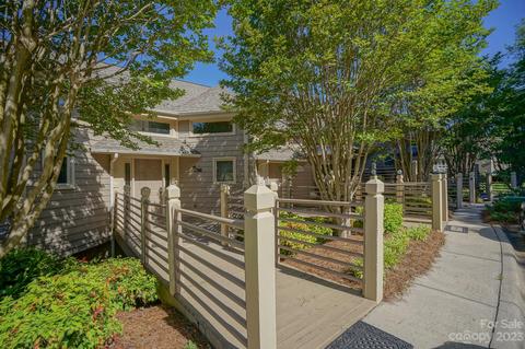14635 Waterside Dr, Charlotte, NC 28278