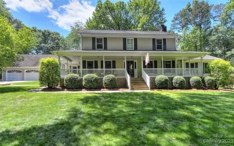 900 Woodland Forest Dr, Marvin, NC 28173