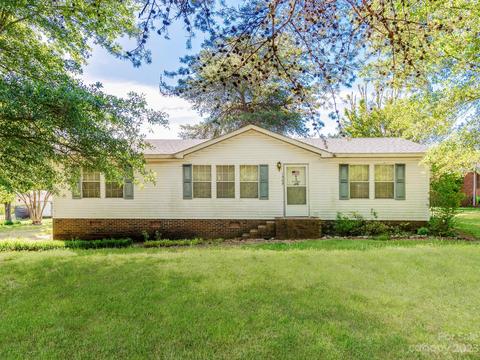 1353 Davis Rd, Lincolnton, NC 28092