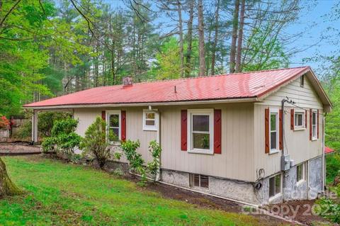 62 Kinard Ln, Penrose, NC 28766