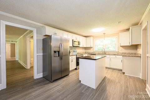1007 E Klutz St, Maiden, NC 28650 photo 13