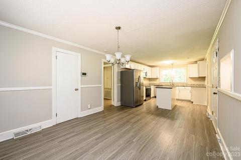 1007 E Klutz St, Maiden, NC 28650 photo 12