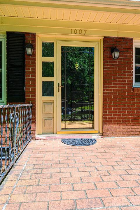 1007 E Klutz St, Maiden, NC 28650 photo 2