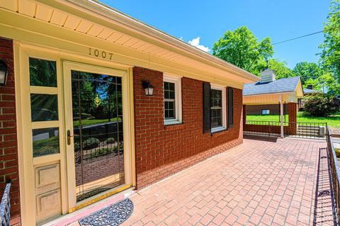 1007 E Klutz St, Maiden, NC 28650 photo 3