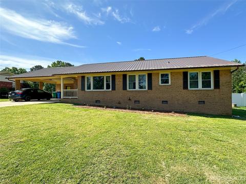 2226 Woodhurst Ln, Albemarle, NC 28001