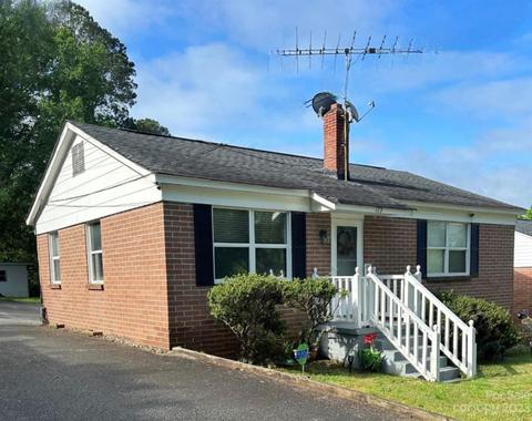 173 E Lacy St, Chester, SC 29706