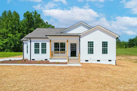 915 Mcrae Ave, Wadesboro, NC 28170