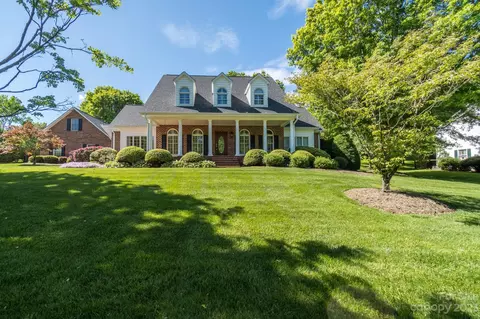 3175 Stonesthrow Dr, Newton, NC 28658