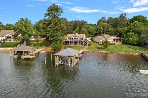 4362 Pine Harbor Dr, Denver, NC 28037