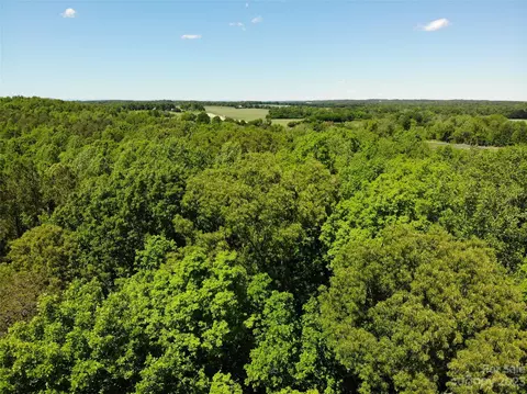 APT 168 Rolling Road, Lincolnton, NC 28092