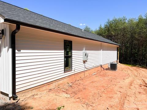 950 Smith Waldrop Rd, Mill Spring, NC 28756 photo 2