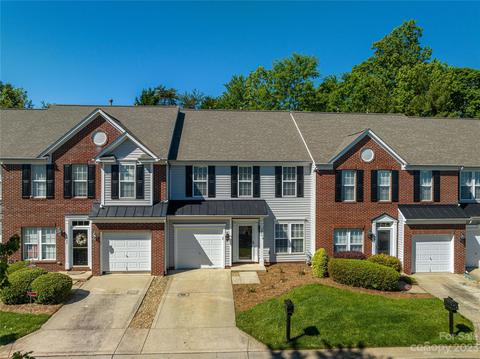7904 Mariners Pointe Cir, Denver, NC 28037