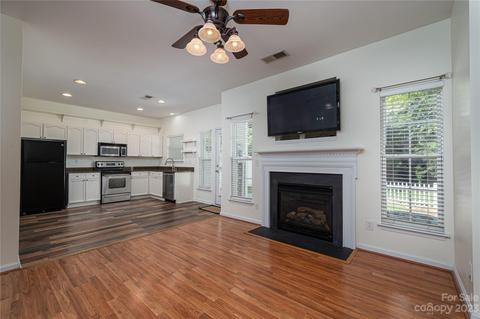 7904 Mariners Pointe Cir, Denver, NC 28037 photo 9