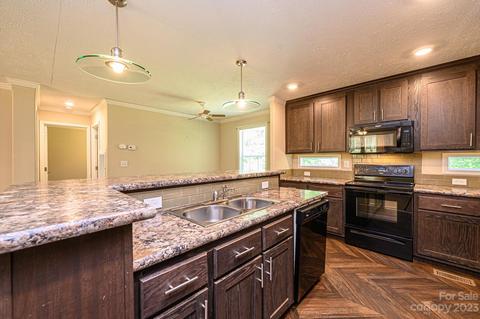 104 Poteat Dr, Morganton, NC 28655 photo 13