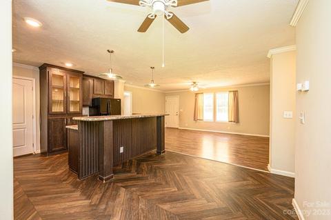 104 Poteat Dr, Morganton, NC 28655 photo 8