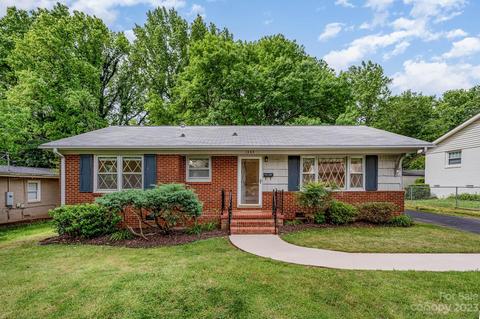 1420 Edgewater Dr, Charlotte, NC 28210