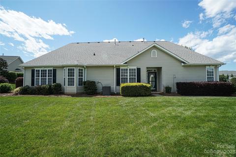 662 Amethyst Cir, Fort Mill, SC 29708 photo 2