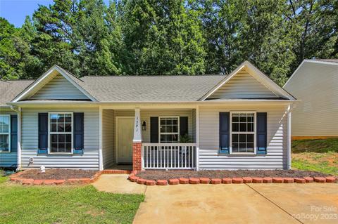 1391 Pampas Cir, Rock Hill, SC 29732