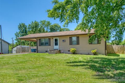 416 Sycamore Cir #11, Yadkinville, NC 27055
