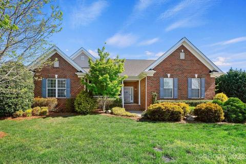 2000 Aringill Ln, Matthews, NC 28104