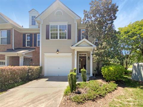 2735 Early Flight Dr, Charlotte, NC 28262