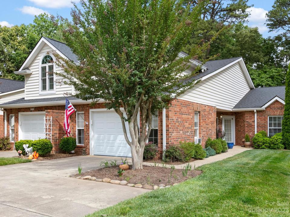 207 Forrestwood Ct, Hendersonville, NC 28792 37 Photos Movoto