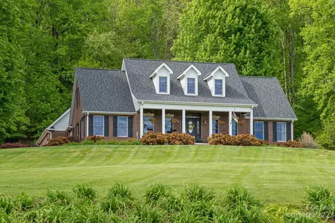56 W Chasis Ct, Mills River, NC 28759