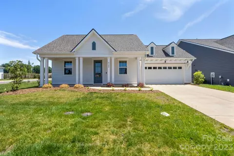 6168 Pier Dr, Denver, NC 28037