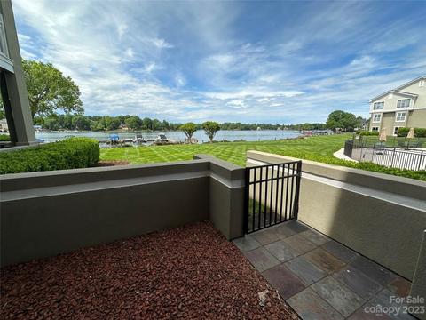 1334 Torrence Cir, Davidson, NC 28036 photo 4