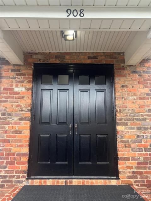 908 Mcalway Rd, Charlotte, NC 28211